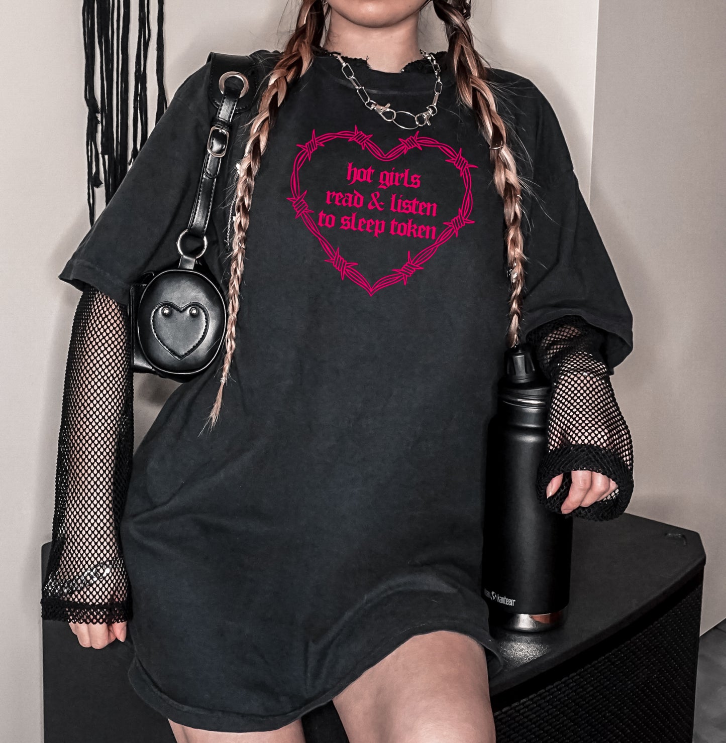 Hot Girls Read & Listen To ST Tee (PINK)