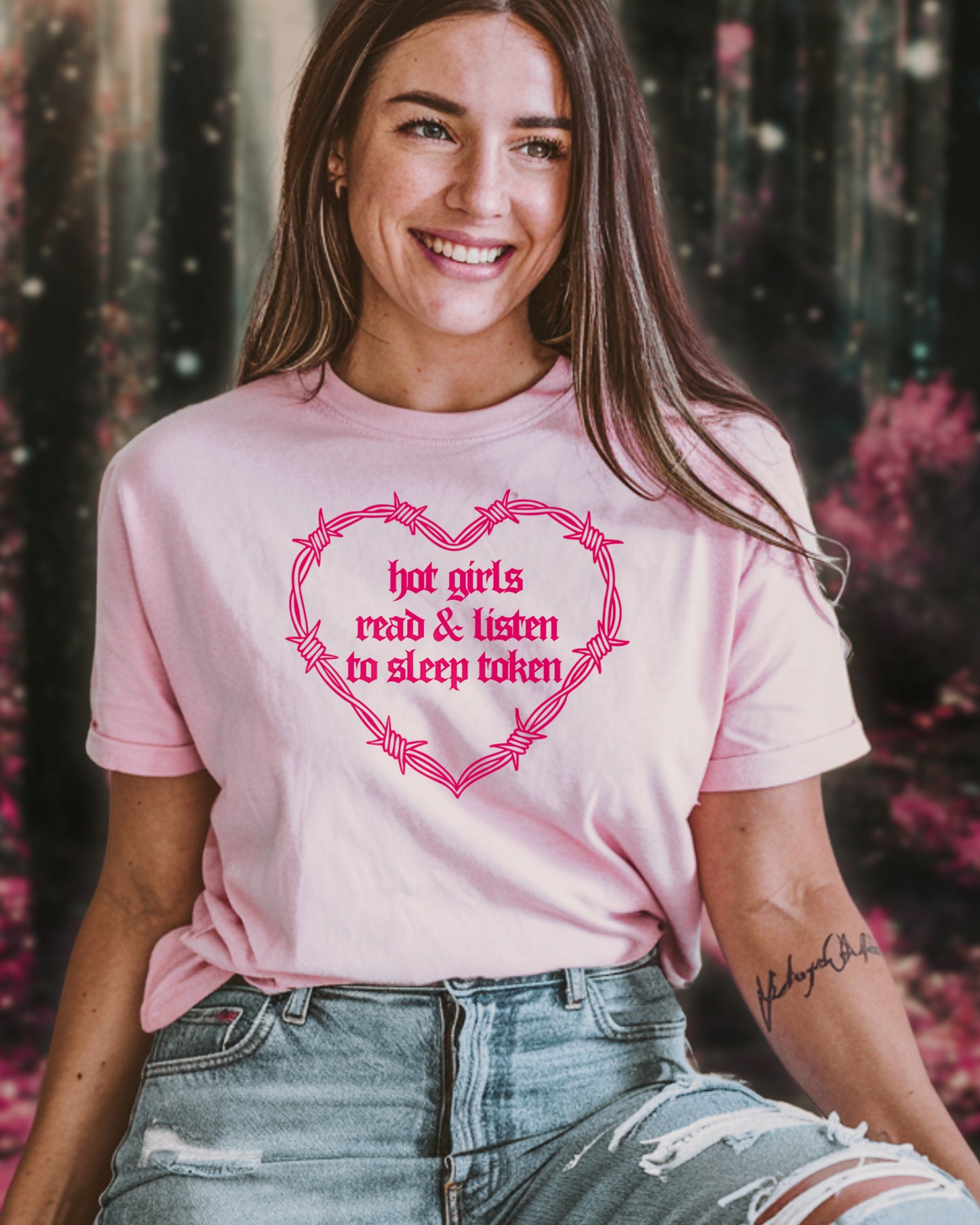 Hot Girls Read & Listen To ST Tee (Arcadia)